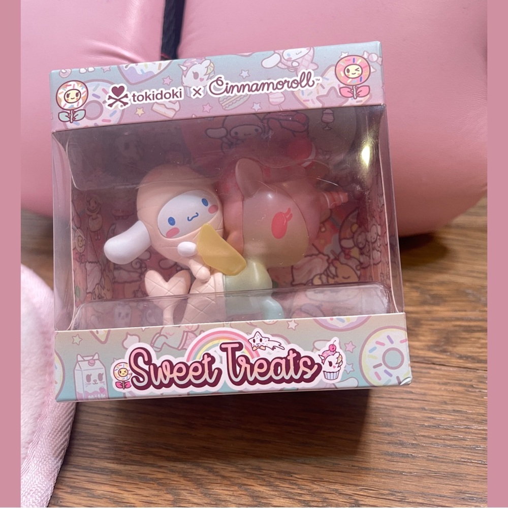 Tokidoki x Cinnamoroll Sweet Treats Figure